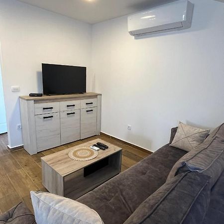 Apartments Two Olives โกตอร์ ภายนอก รูปภาพ