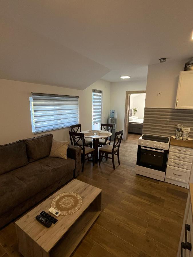 Apartments Two Olives โกตอร์ ภายนอก รูปภาพ