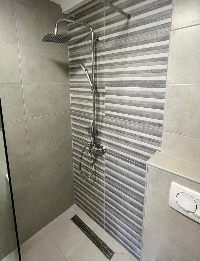 Apartments Two Olives โกตอร์ ภายนอก รูปภาพ
