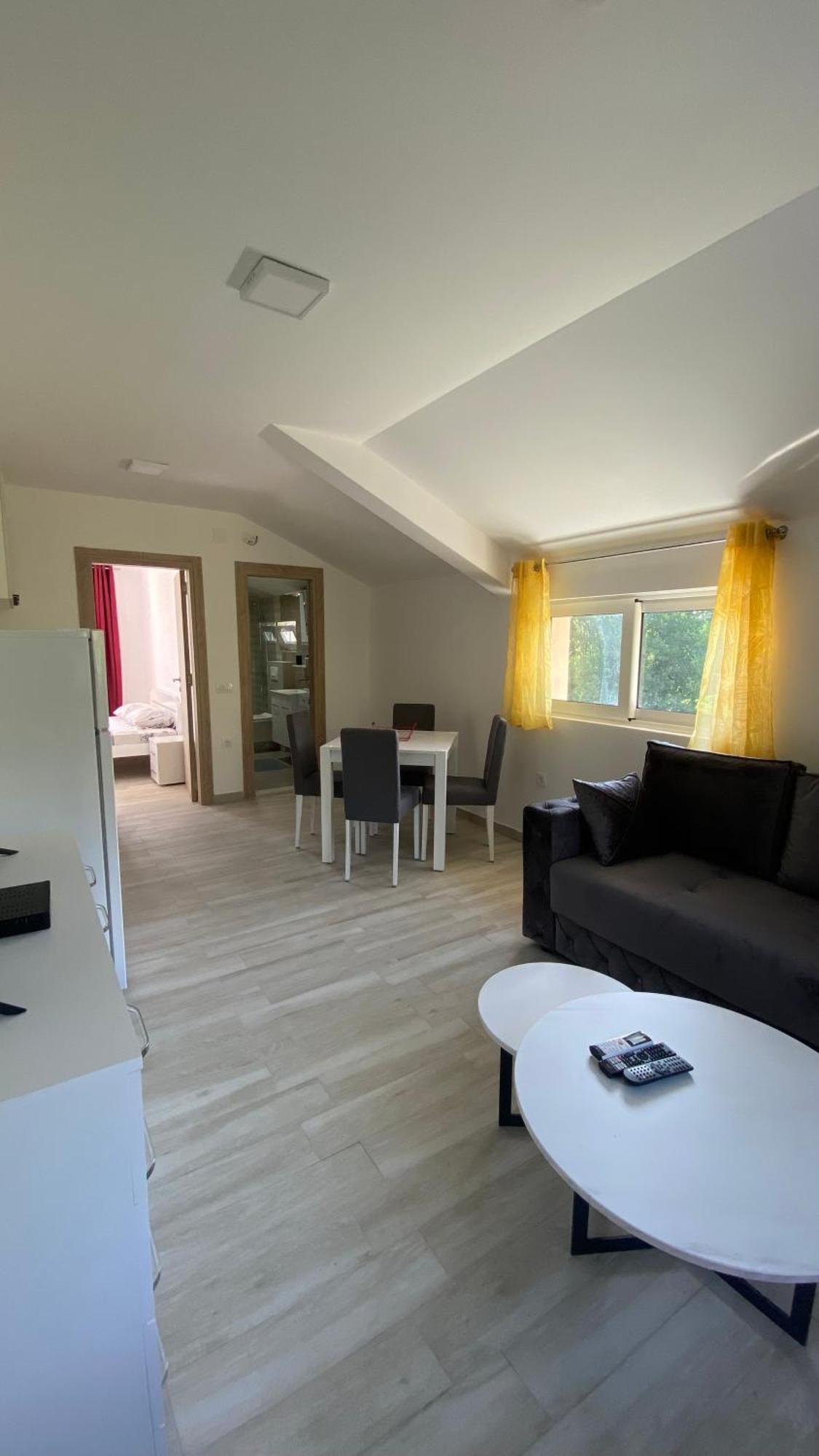 Apartments Two Olives โกตอร์ ภายนอก รูปภาพ