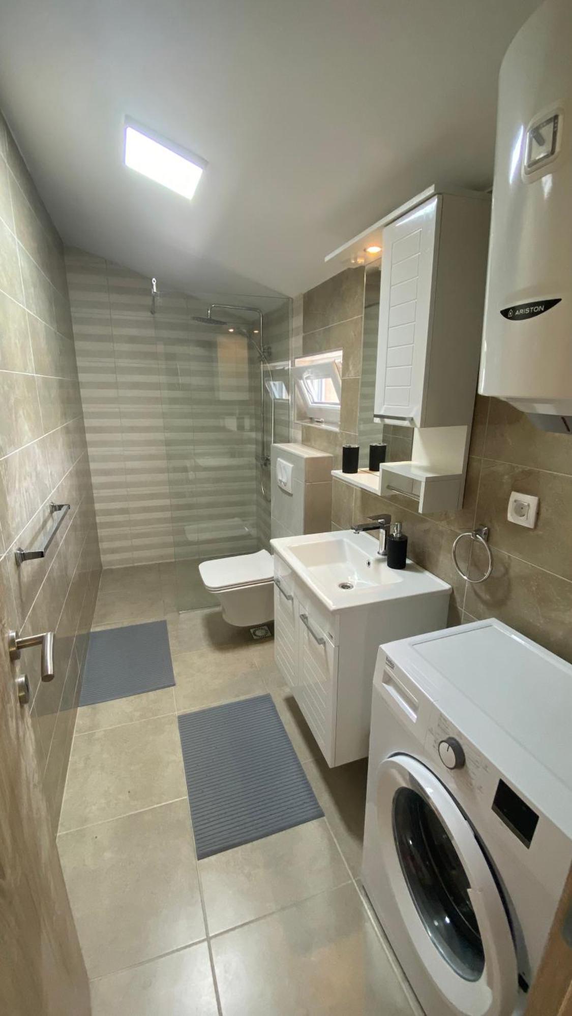 Apartments Two Olives โกตอร์ ภายนอก รูปภาพ